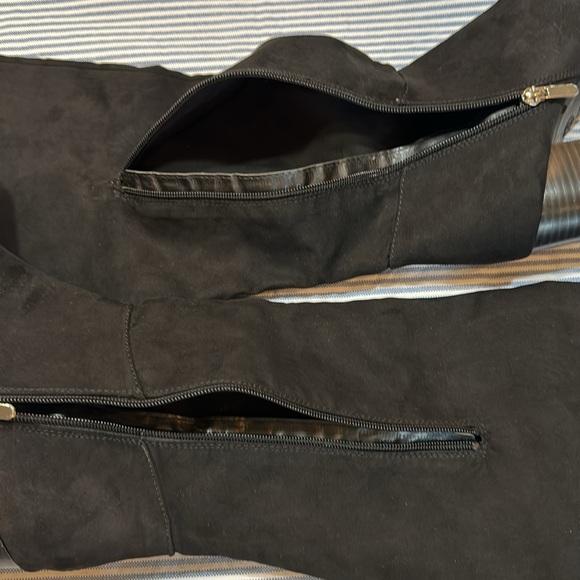 Libby Edelman SUEDE HEELED BOOTS size 9 - Picture 4 of 9